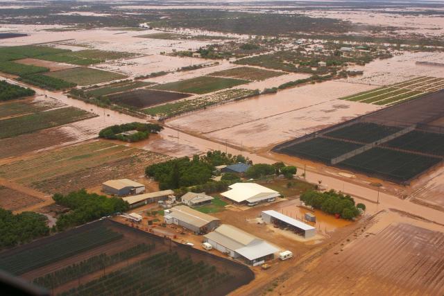 Aerial photograph of flooding in the horticultural precinct of Carnarvon 2010