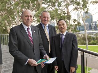 Photo caption: Hon Ken Baston MLC, Rob Delane and Consul General Dr Huang Qinguo at the WA-China conference held at the State Reception Centre